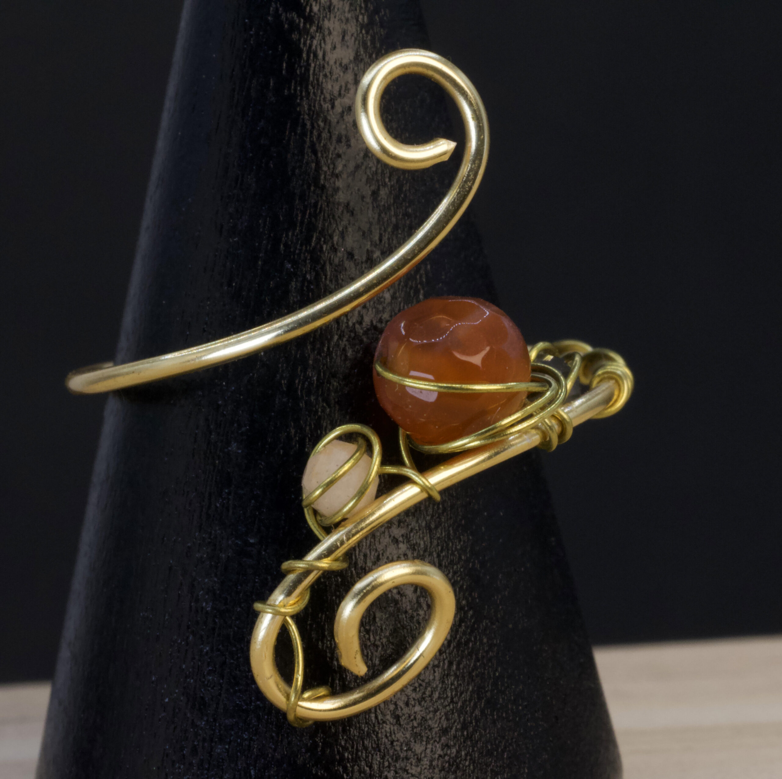 Anello in corniola e adularia - immagine 2
